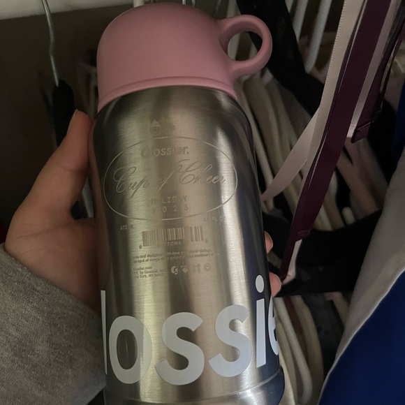 glossier tumbler 2023 version
lightly used only 3 times
has scuffs and marks - Picture 2 of 5